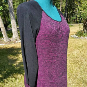 0160. NWOTs ~ Great Top in 2X with Ruching at the Side Seams